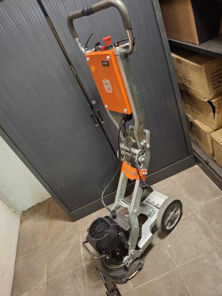 Husqvarna, Enlèvement, Ponceuse orbitale