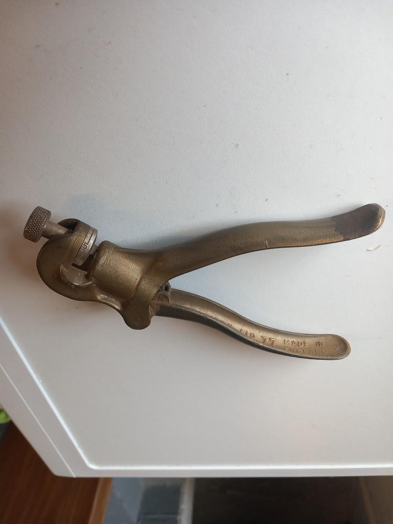 Pince pour avoyer les scies., Enlèvement, Comme neuf, Scie à main