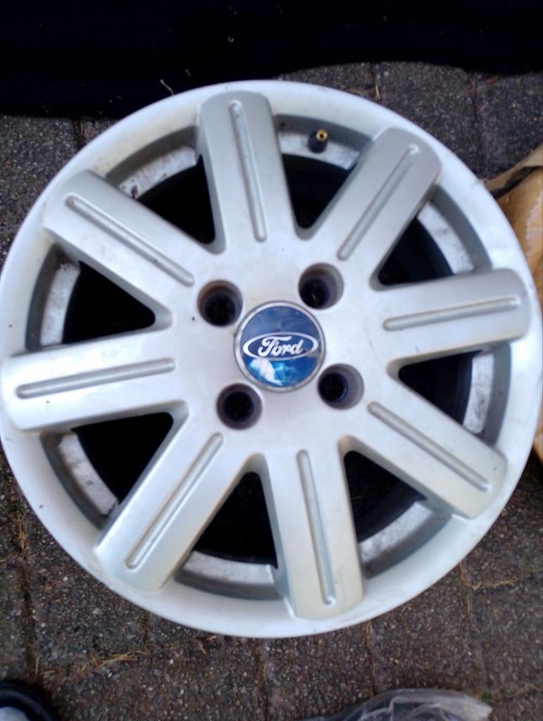 Ford fiesta fusion 2002-2008 velg 15 inch 4gaten 50€, Ophalen, Gebruikt, Ford