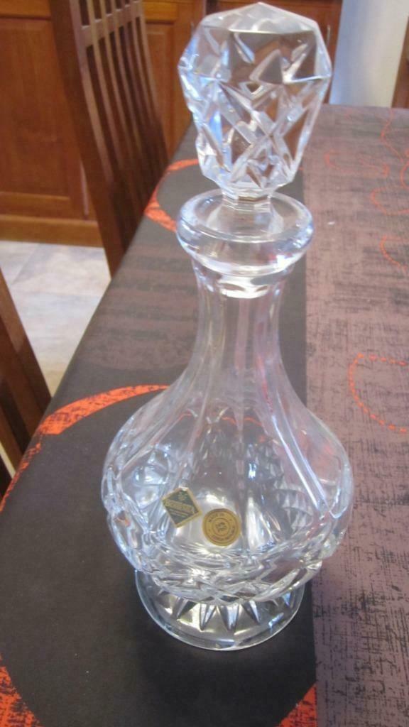 CARAFE CISELEE EN CRISTAL DE BOHEME 32 CM DE HAUT NEUVE, Enlèvement