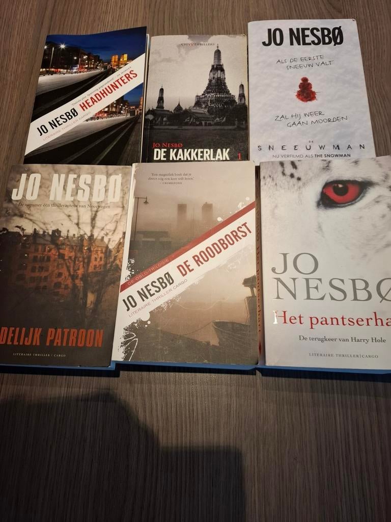 Jo Nesbo thrillers 5 boeken 4€/st of alles € 15, Enlèvement ou Envoi, Comme neuf