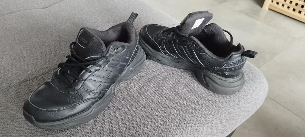 Basket Adidas pointure 39.5, Vêtements | Hommes, Chaussures, Enlèvement, Comme neuf