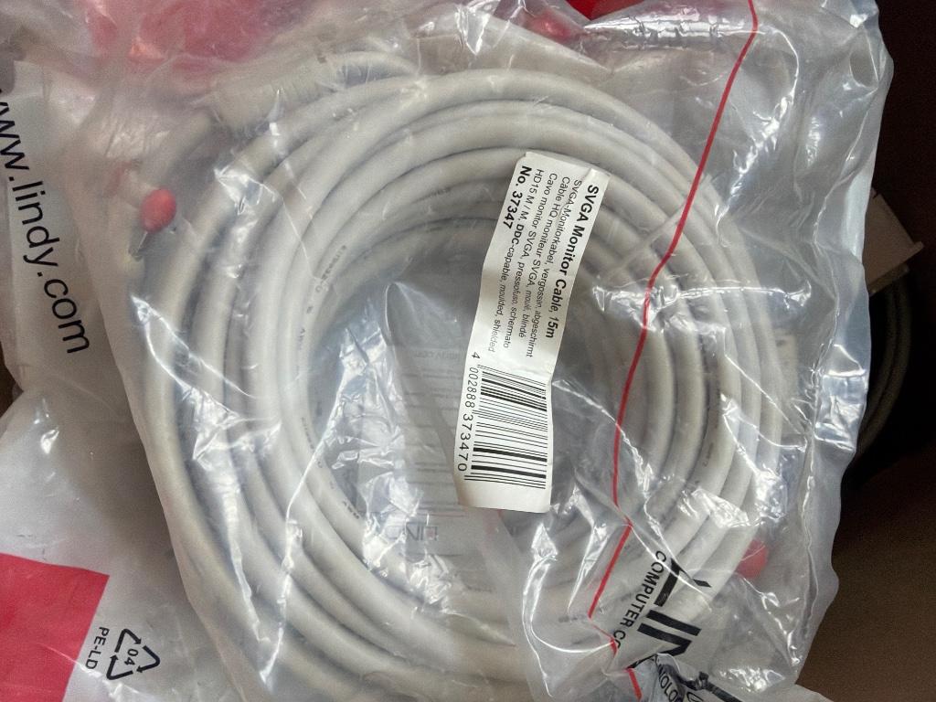 D. Gros lot de câbles vga dvi hdmi etc, Enlèvement, Utilisé
