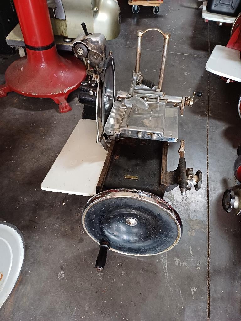Te koop gevraagd  oude berkel snijmachine, Antiquités & Art, Enlèvement