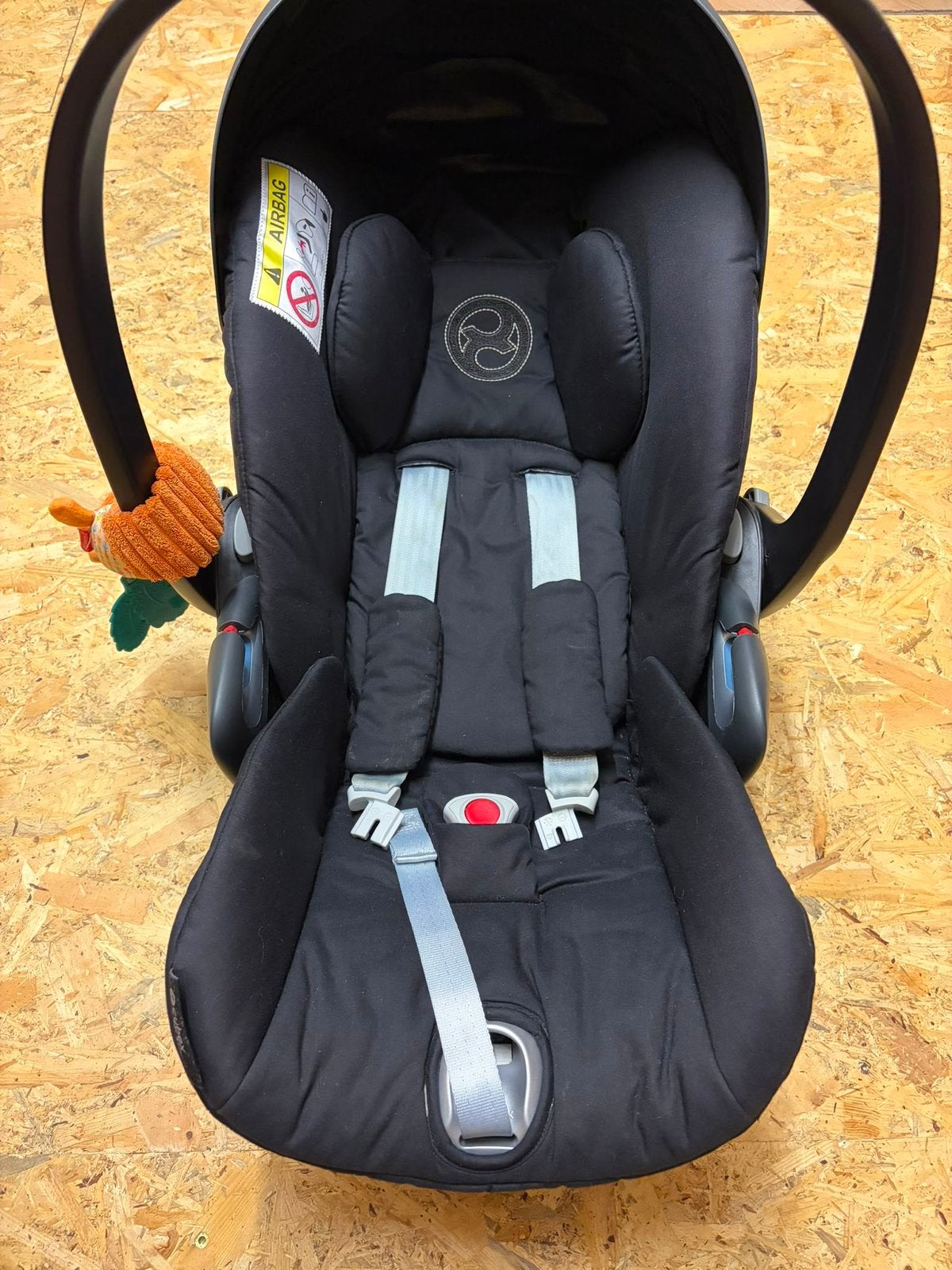 Maxi-Cosi avec housses de poussette et adaptateurs, Enfants & Bébés, Enlèvement, Comme neuf, Maxi-Cosi, Ceinture de sécurité ou Isofix