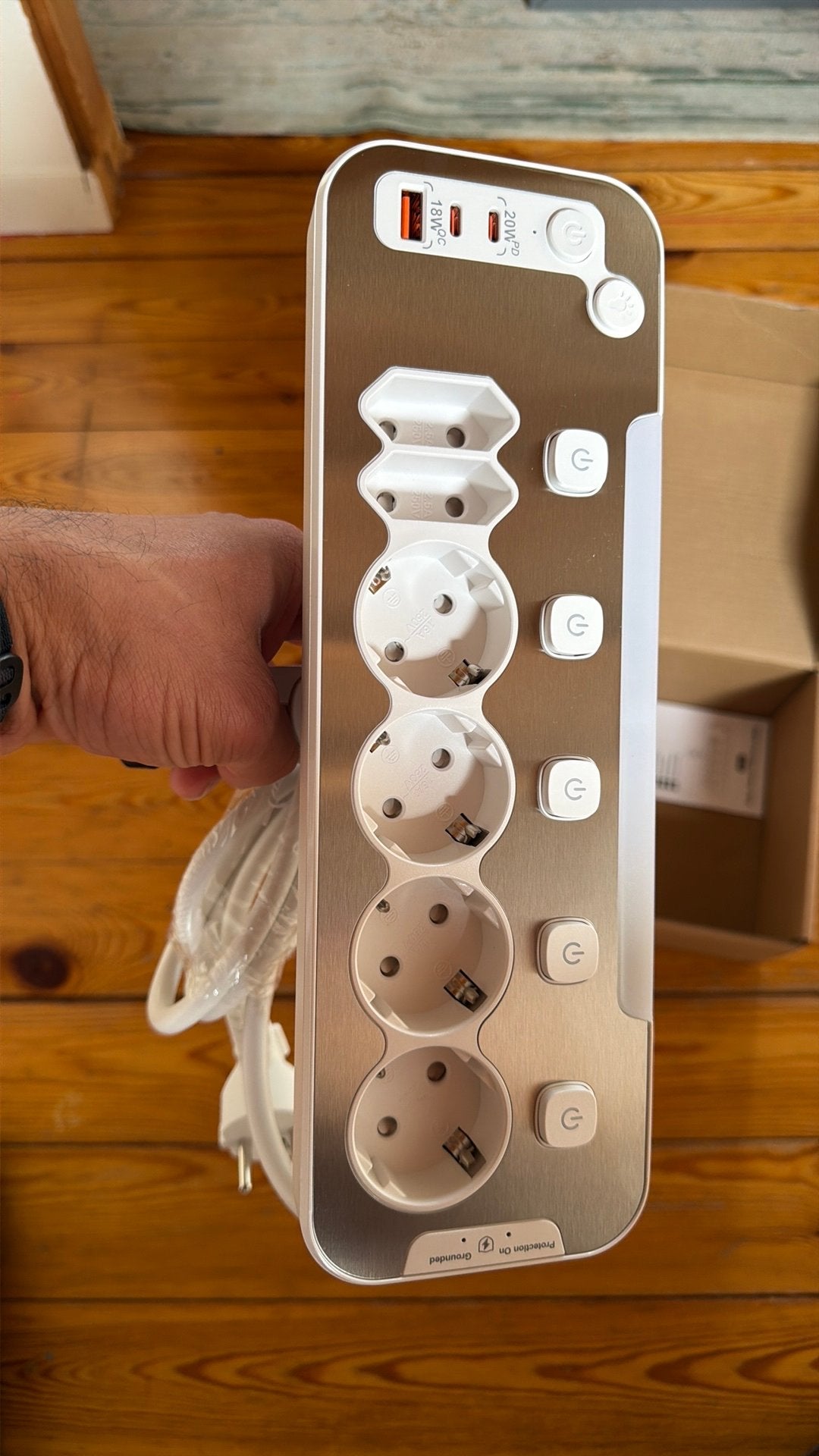 Stopcontact, Doe-het-zelf en Bouw, Elektriciteit en Kabels, Ophalen, Zo goed als nieuw, Stopcontact
