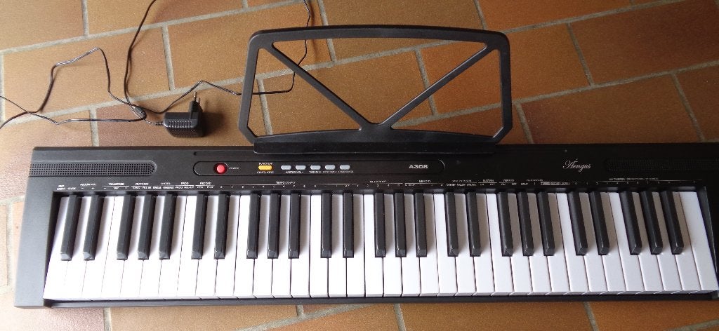 keyboard, Muziek en Instrumenten, Keyboards, Ophalen of Verzenden, Zo goed als nieuw, 61 toetsen