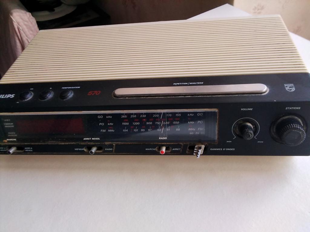 VINTAGE RADIOWEKKER PHILIPS TYPE 90 AS570, Ophalen, Radio