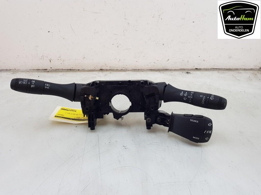 COMBISCHAKELAAR STUUR Sandero III (|479453858R|255670975R|), Gebruikt, Dacia
