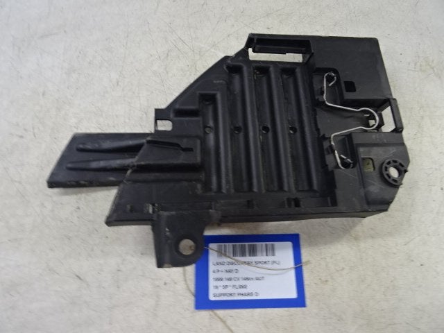 SUPPORT PHARE DROIT Land + Range Rover Discovery Sport (LC), Campus Kronberg 7
61476  Kronberg im Taunus, DE, Land Rover, Utilisé