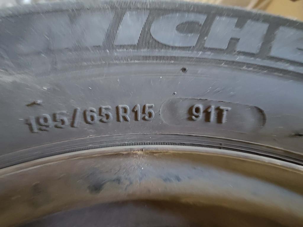 4 Winter banden Michelin 195/65 R15 91T, Ophalen, Zo goed als nieuw