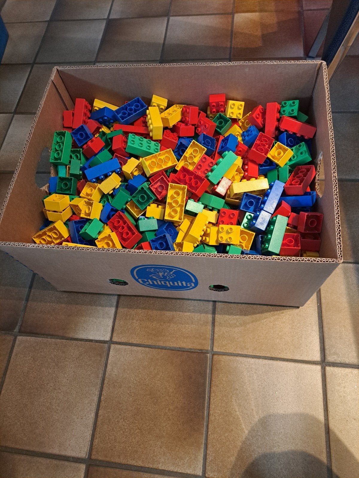 Lego Duplo blokjes halve bananendoos, Enlèvement