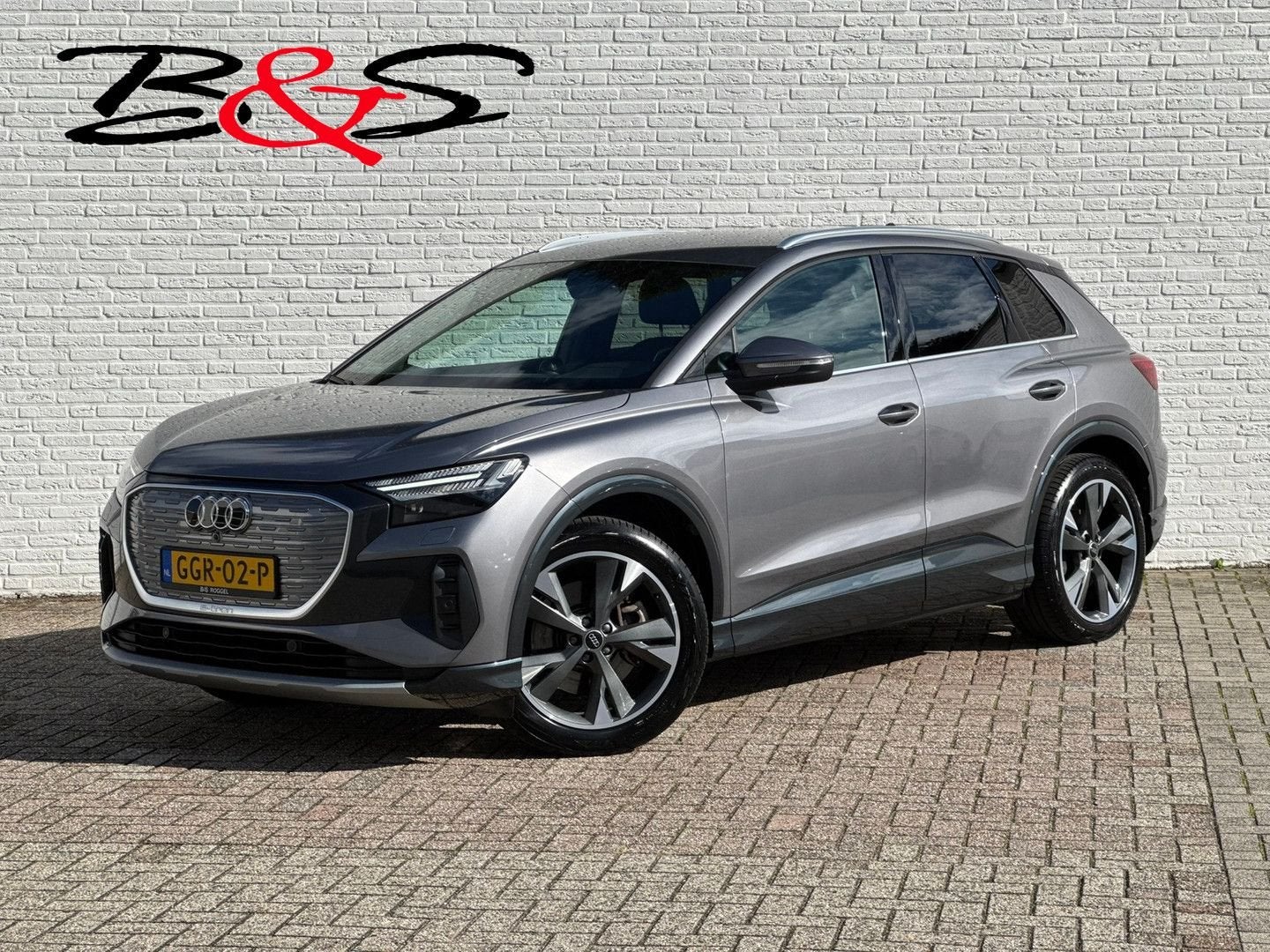 Audi Q4 e-tron 45 S Edition 82 kWh Trekhaak Adaptive cruise, Autos, Argent ou Gris, Achat, Carnet d'entretien, Noir