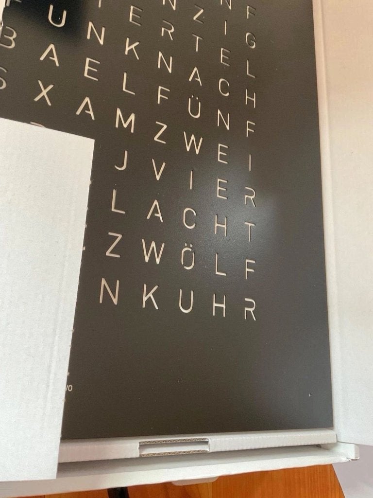 QLOCKTWO EARTH  45x45cm, Ophalen, Overige typen, Zo goed als nieuw, Overige kleuren