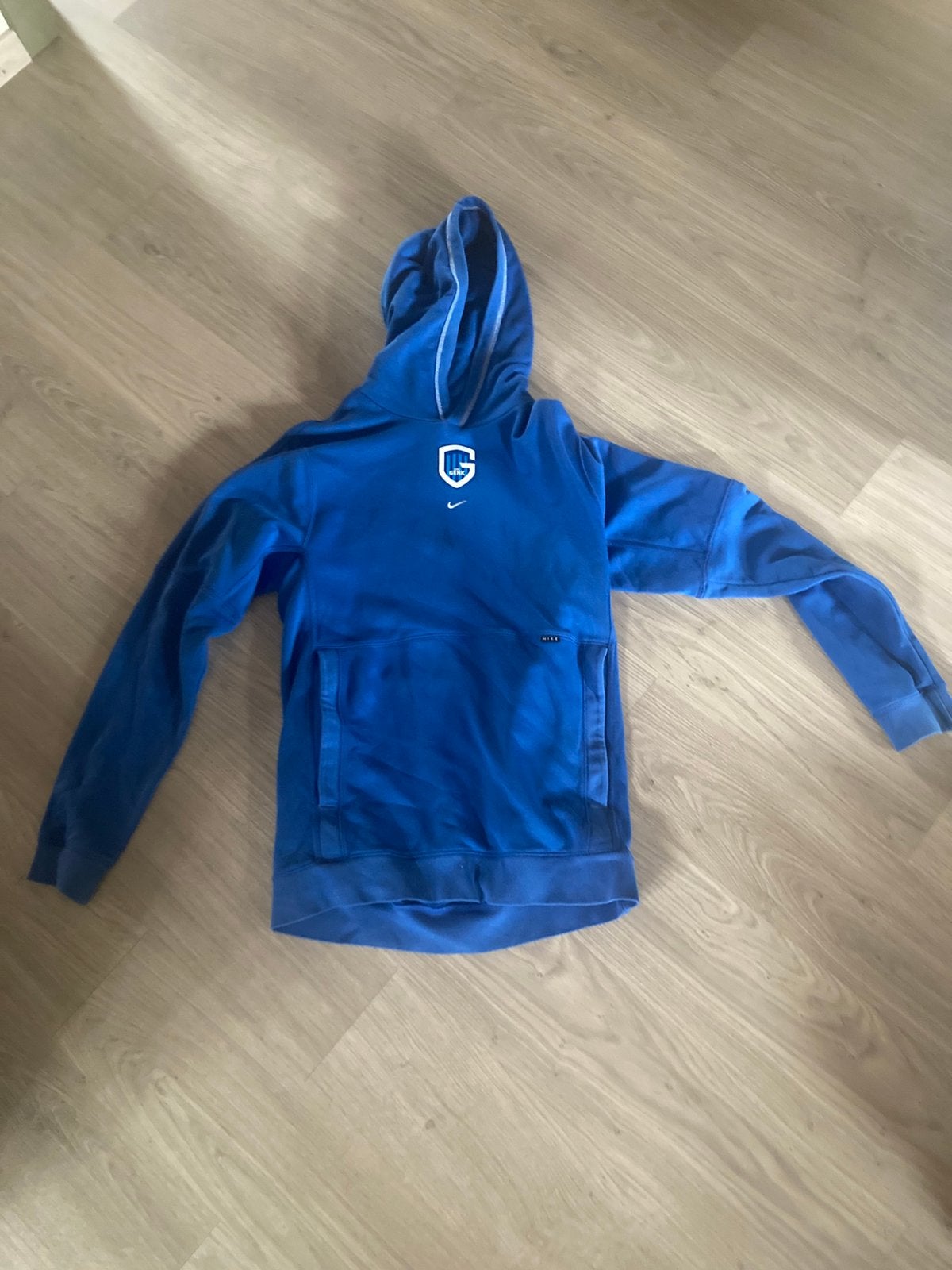 Hoodie KRC Genk, Kleding | Heren, Ophalen, Zo goed als nieuw, Maat 46 (S) of kleiner
