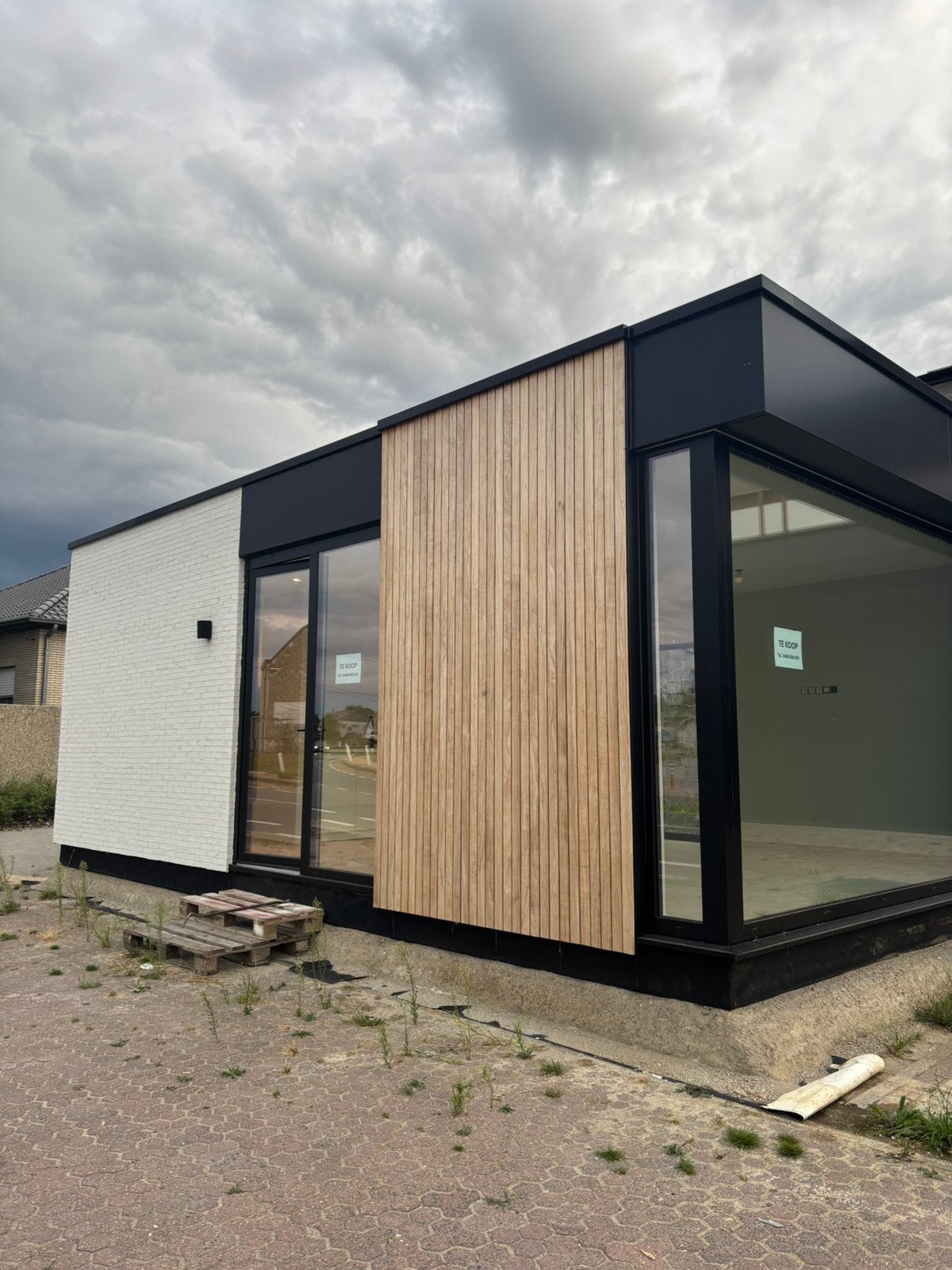 Unit met keuken, toilet en ingemaakte kasten
