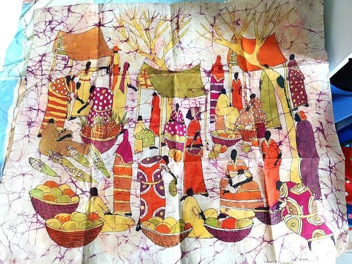 panneau tissu artisanal africain, batik décor marché 82 x 71, Antiquités & Art, Enlèvement ou Envoi, Batik, Panneau
