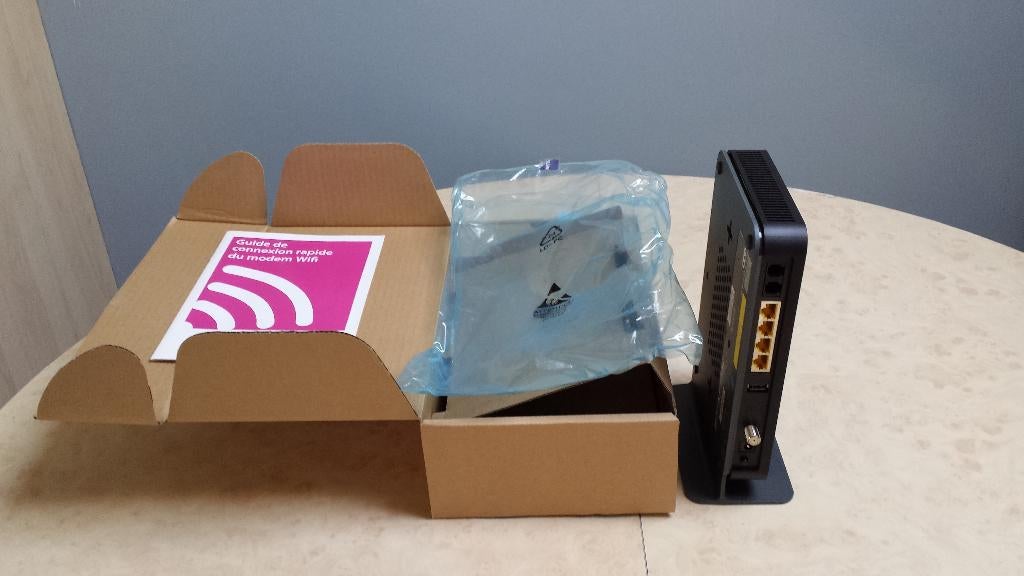 Modem Wifi VOO Netgear, Enlèvement ou Envoi, Comme neuf, Routeur avec modem, Netgear