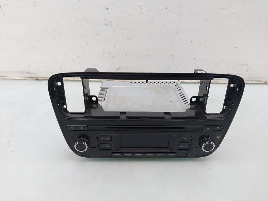 RADIO Up! (121) (|1S0035156A|1S0035156PITY|1S0035156P|), Dhr. J. Ham, Gebruikt, Volkswagen, Administratie@autoham.nl