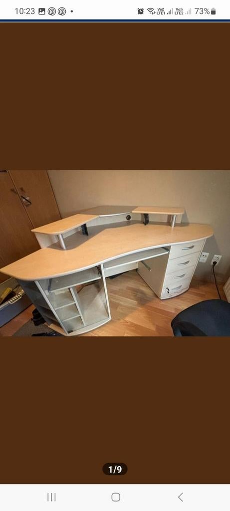 Bureau d'angle décent de la marque Odrada, Enlèvement, Bureau d'angle