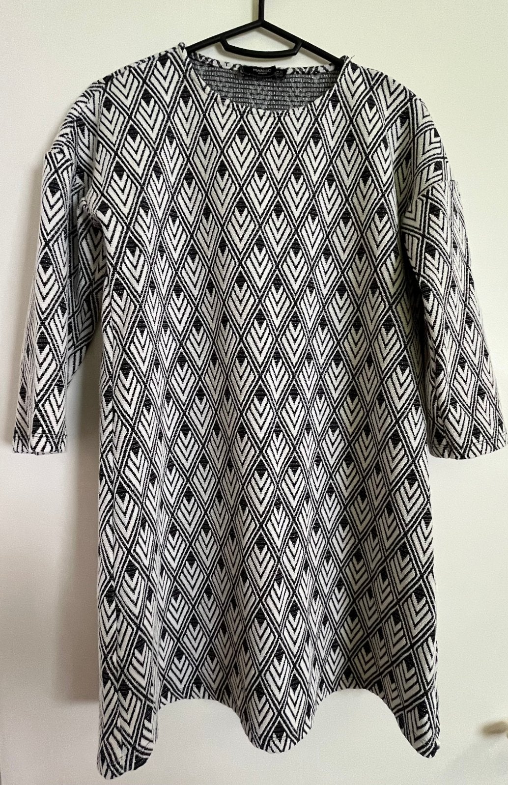 Mango geometrische jacquard jurk /tuniek zwart-wit (maat XS), Kleding | Dames, Verzenden, Wit, Nieuw, Maat 34 (XS) of kleiner