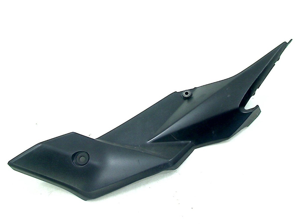 COQUE CÔTÉ GAUCHE Suzuki GSR 750 2011-2016 (GSR 750), Motos, Dhr. S. di Majo, Utilisé, Info@cama-motorparts.nl, P.J. Troelstraweg 8 8
3144 CX  MAASSLUIS, NL