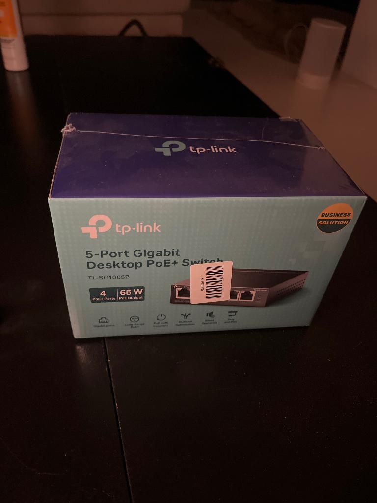 TP-Link TL-SG1005P Gigabit PoE-switch met 5 poorten, Ophalen of Verzenden, Nieuw, Router, Tp-Link
