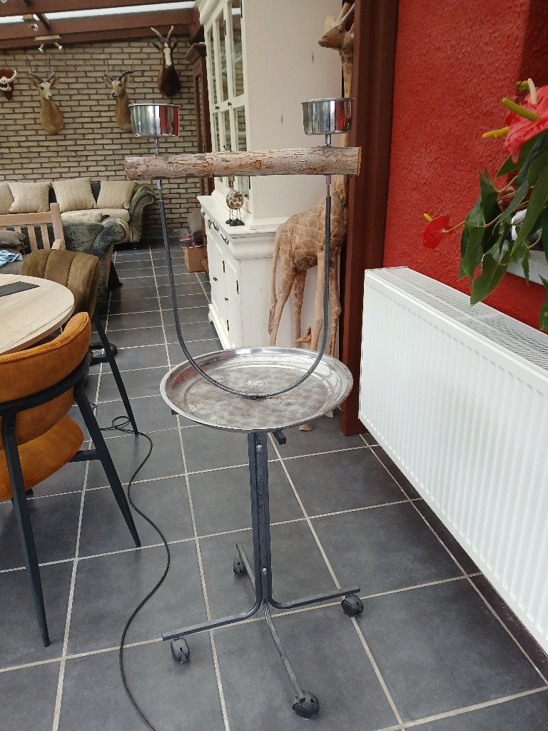 Staander voor papegaai, Perroquet