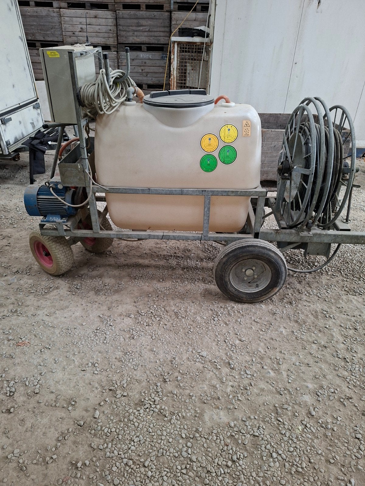 sproeiwagen 400 L van JMB, Articles professionnels, Agriculture | Pommes de terre, Légumes, Fruits & Viande, Enlèvement