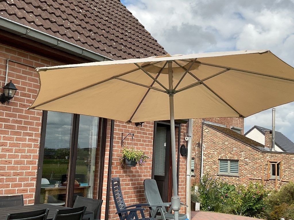Parasol peut servi car ombre sur ma terrasse 50€, Jardin & Terrasse, Enlèvement, Comme neuf, Parasol