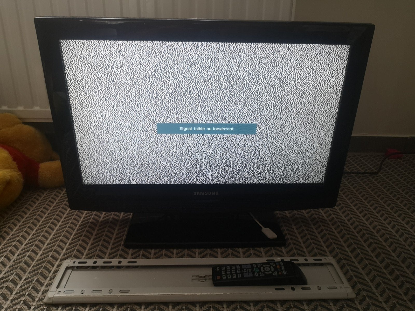 Samsung LCD 32 inch. met ophanging, TV, Hi-fi & Vidéo, Enlèvement, LCD, Samsung