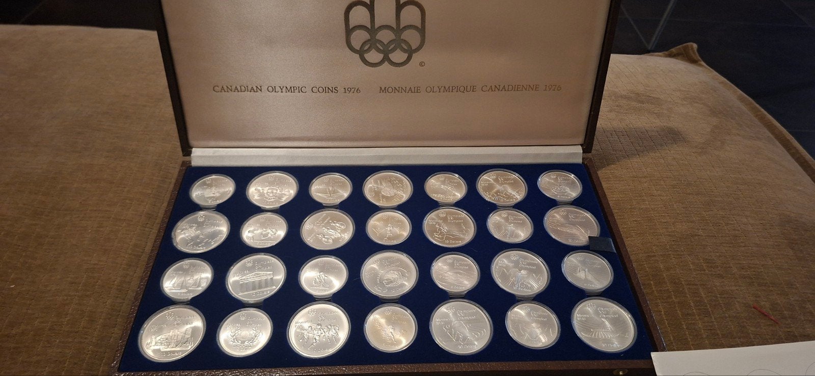série complète de 28 pièces olympiques canadiennes en argent, Enlèvement, Argent