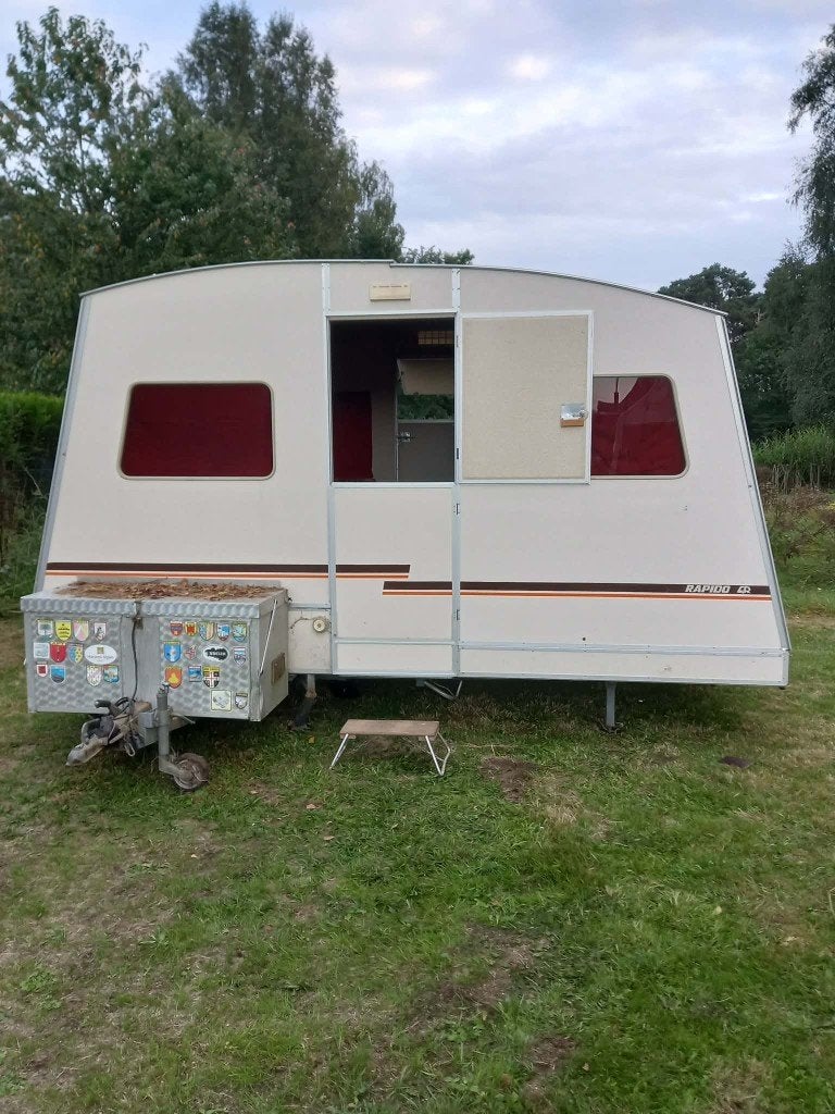 Plooicaravan, Jusqu'à 4, 4 à 5 mètres, Siège standard, 500 - 750 kg