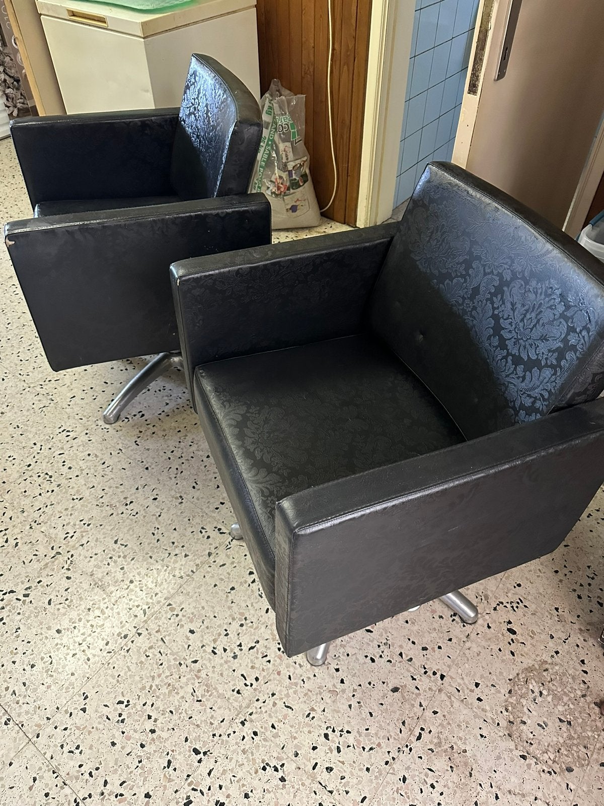 2 kapperstoelen, Huis en Inrichting, Ophalen, Overige materialen, Gebruikt, Minder dan 75 cm