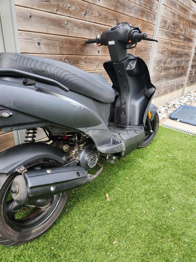 Scooter kimco, Fietsen en Brommers, Ophalen, Overige modellen, Klasse A (25 km/u), Zo goed als nieuw