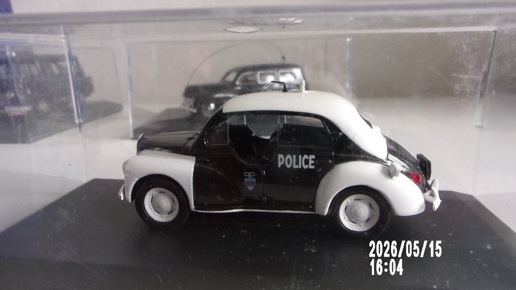 RENAULT 4CV POLICE PIE.1/43 NOREV COMME NEW,VITRINE, Ophalen of Verzenden, Zo goed als nieuw, Auto, Norev