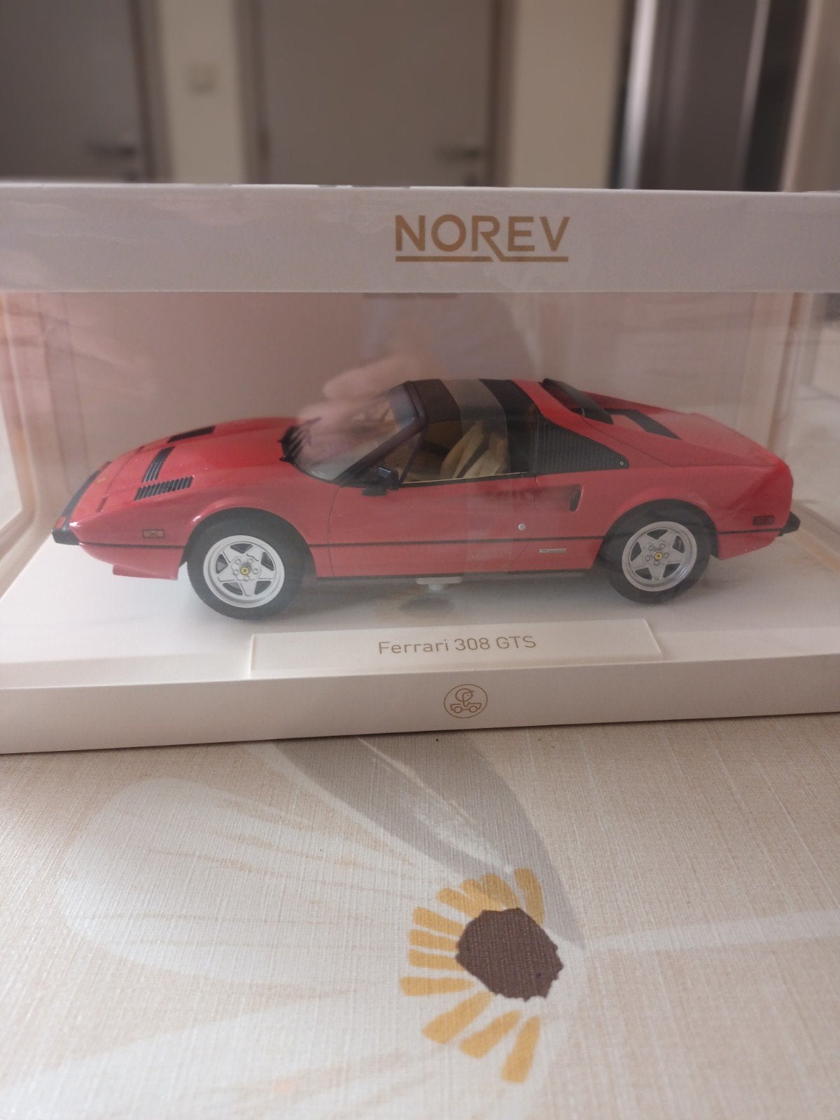 Ferrari 308 GTS Magnum, échelle 1,18, Hobby & Loisirs créatifs, Voitures miniatures | 1:18, Voiture, Enlèvement ou Envoi