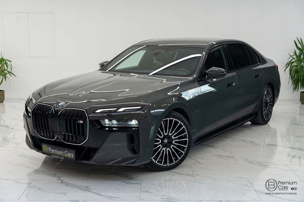 BMW 760 e xDrive Individual! FULL OPTIONS! TV!, Automaat, 4 deurs, Gebruikt, Euro 6