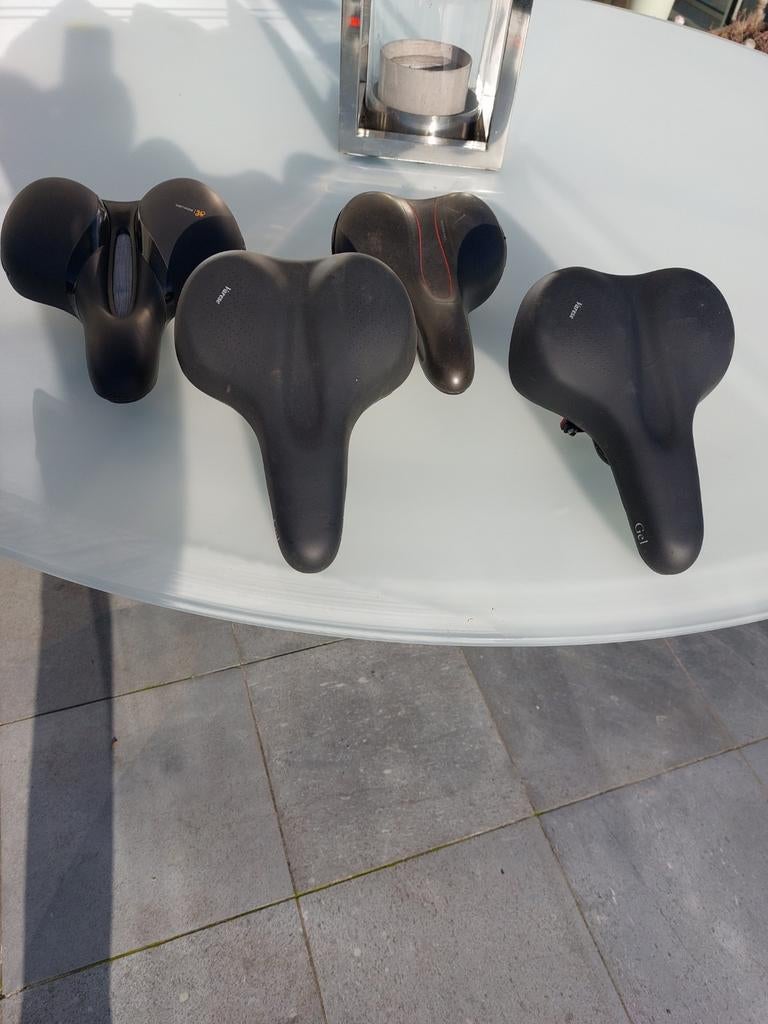 4 fietszadels selle royal, Ophalen