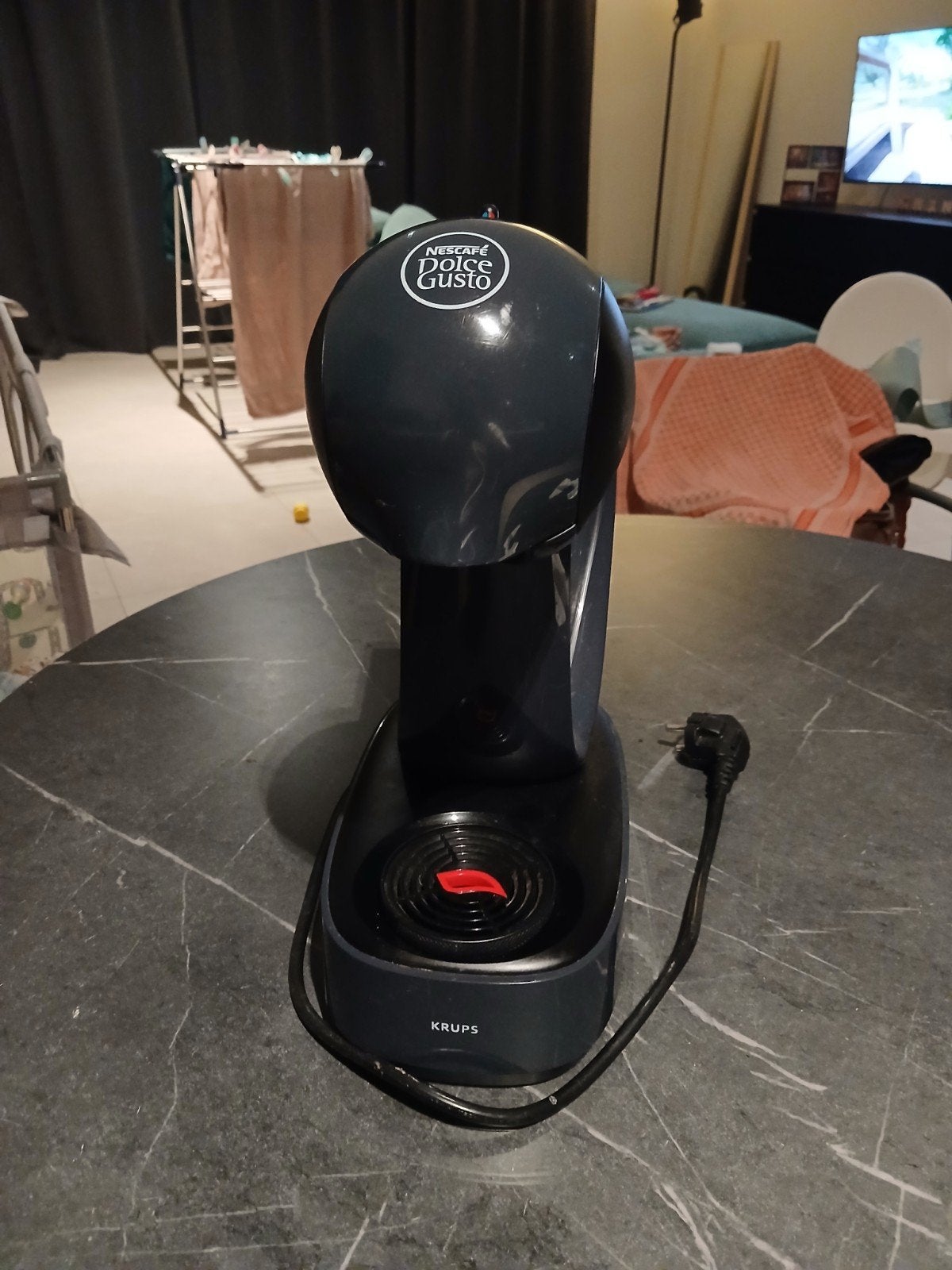 Nascafe dolce gusto, Ophalen, 2 tot 4 kopjes, Koffiepads en cups, Afneembaar waterreservoir