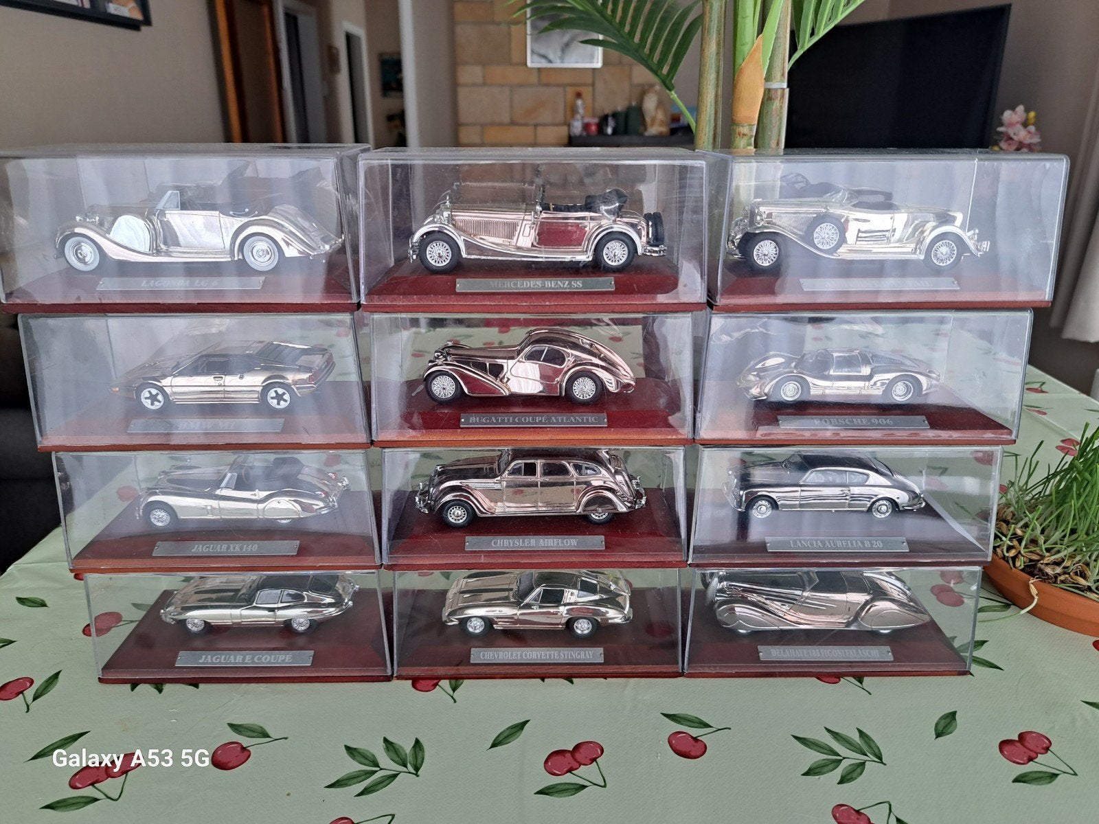 12 modelauto's, Ophalen