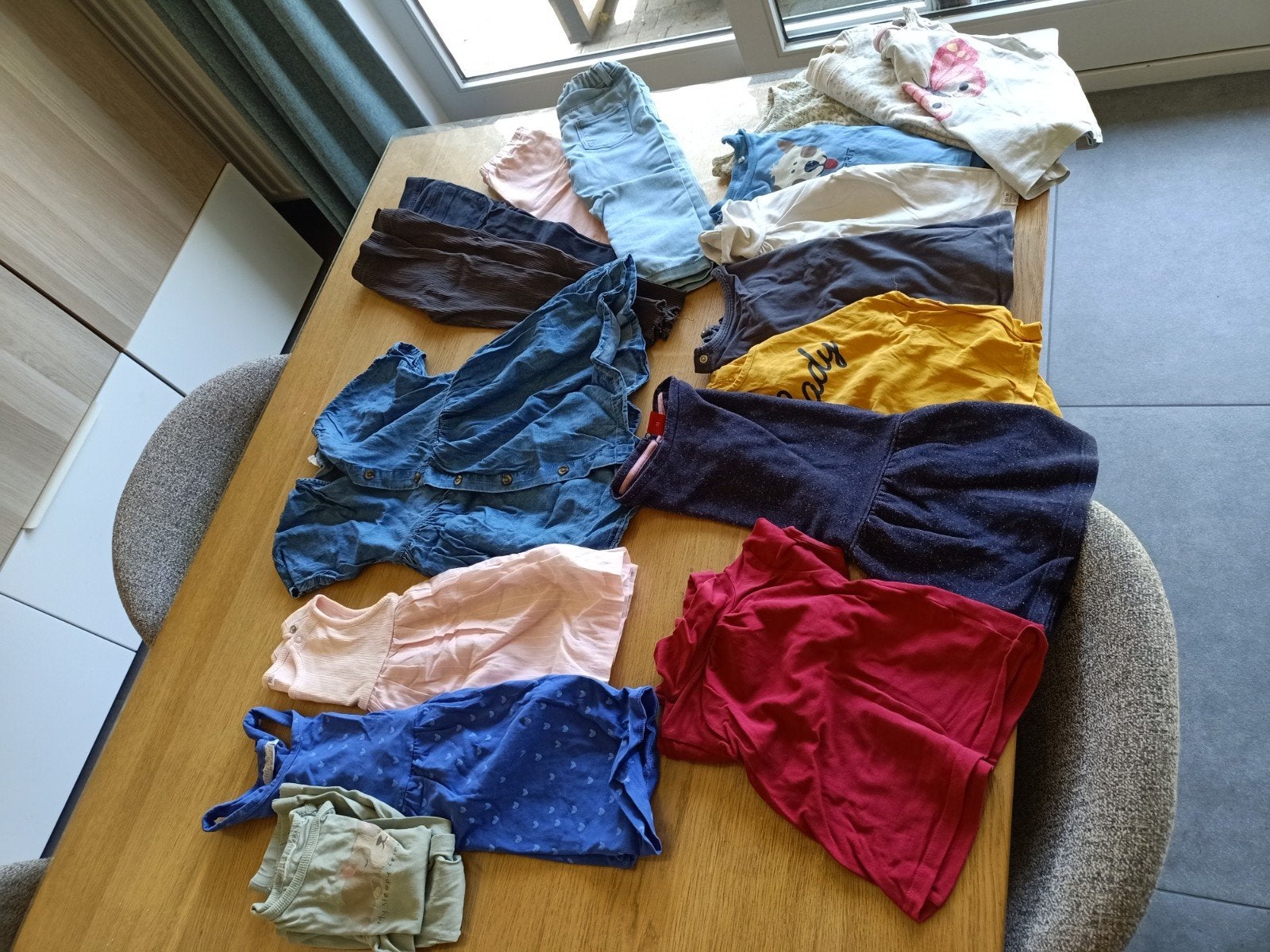 maat 86-92 meisjes jurken-broeken-t-shirts in LOT, Ophalen