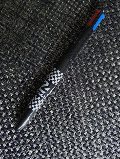 Bic 4 kleuren „24H LE MANS”, Verzamelen, Overige merken, Balpen, Nieuw, Ophalen of Verzenden