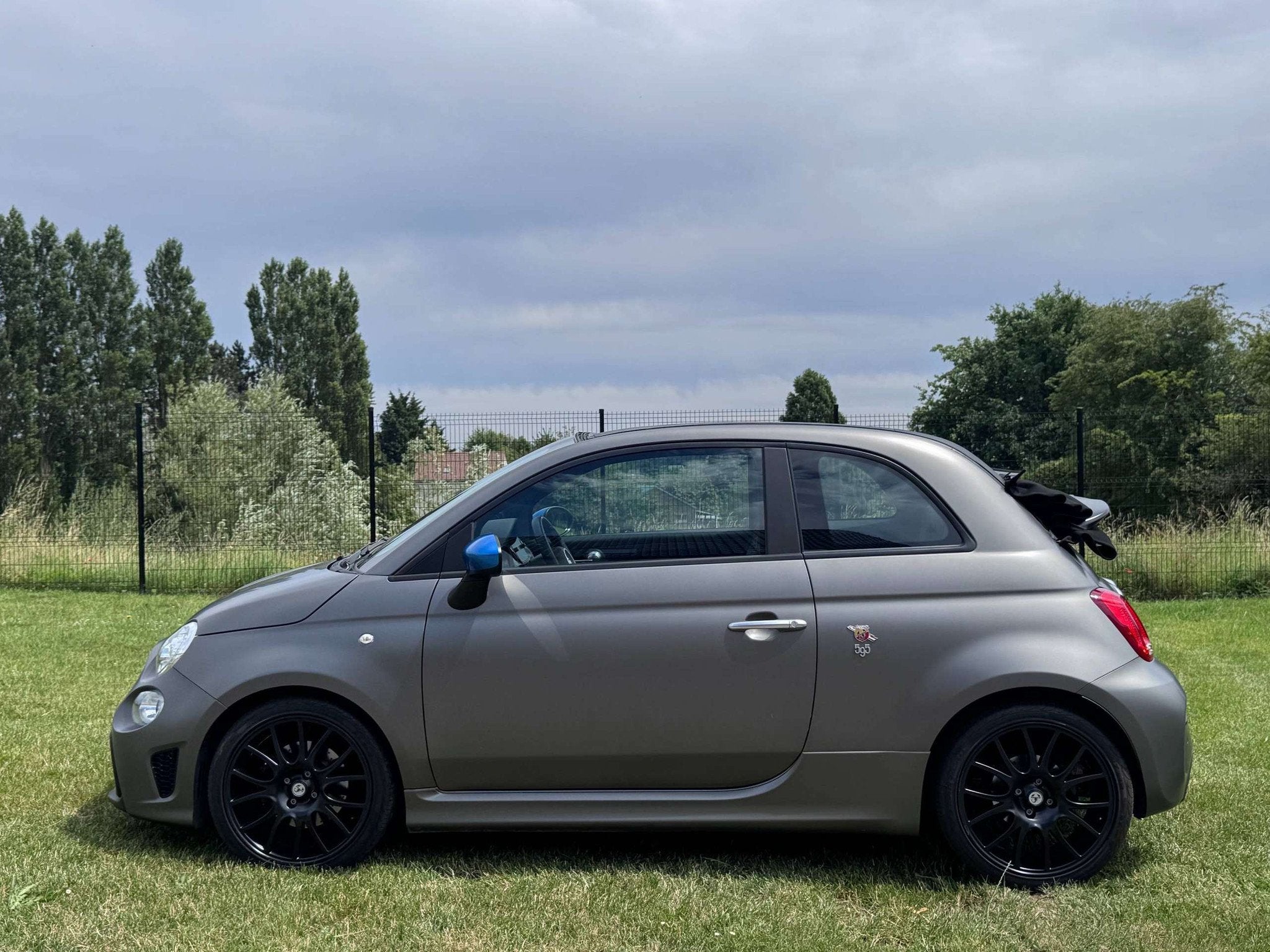Abarth 595C 595C 1.4 T-Jet Pista EU6 163CV F595 GRIGIO OPACO, Autos, Argent ou Gris, Achat, Entreprise, Cabriolet