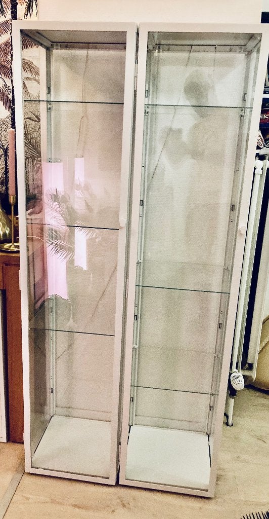 Lot de 2 IKEA BLÅLIDEN Vitrine, blanc, Enlèvement, Comme neuf, Verre, Avec porte(s)