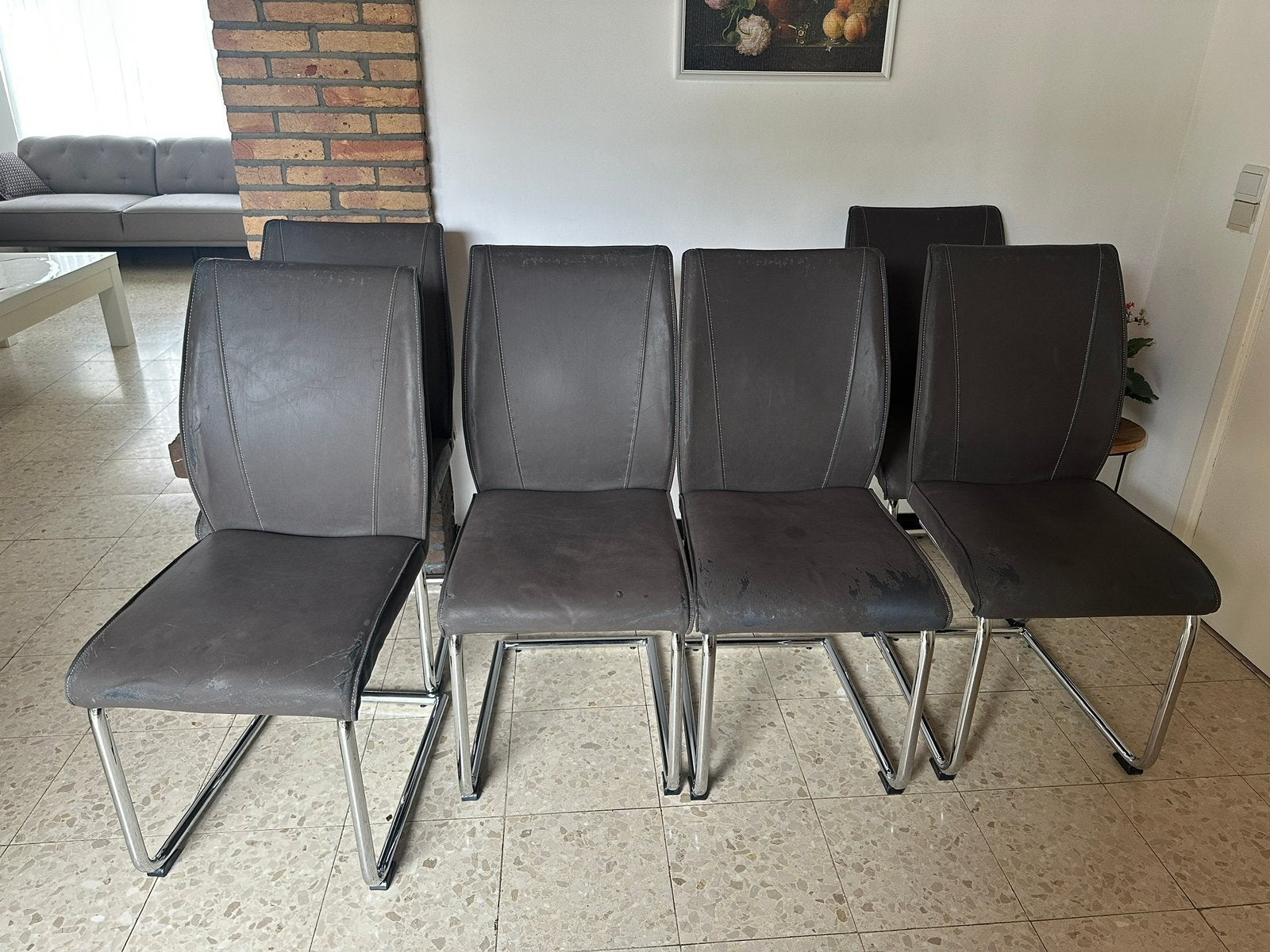 chaises noires, Enlèvement, Utilisé, Brun, Cinq, Six Chaises ou plus