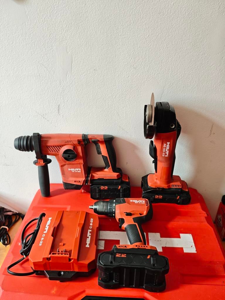 Hilti nuron visseuse perforateur disqueuse 3 batterie + Cha, Bricolage & Construction, Enlèvement, Utilisé, Foreuse et Perceuse