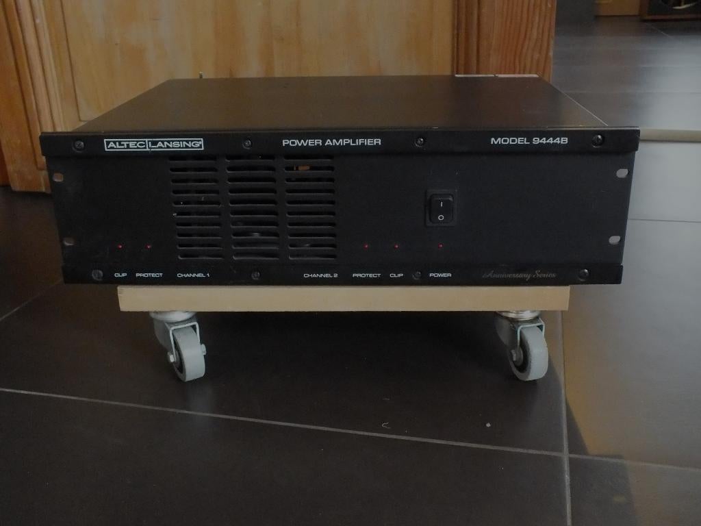 Ampli 9444B Anniversary, TV, Hi-fi & Vidéo, Amplificateurs & Ampli-syntoniseurs, Utilisé, Stéréo, 120 watts ou plus, Enlèvement