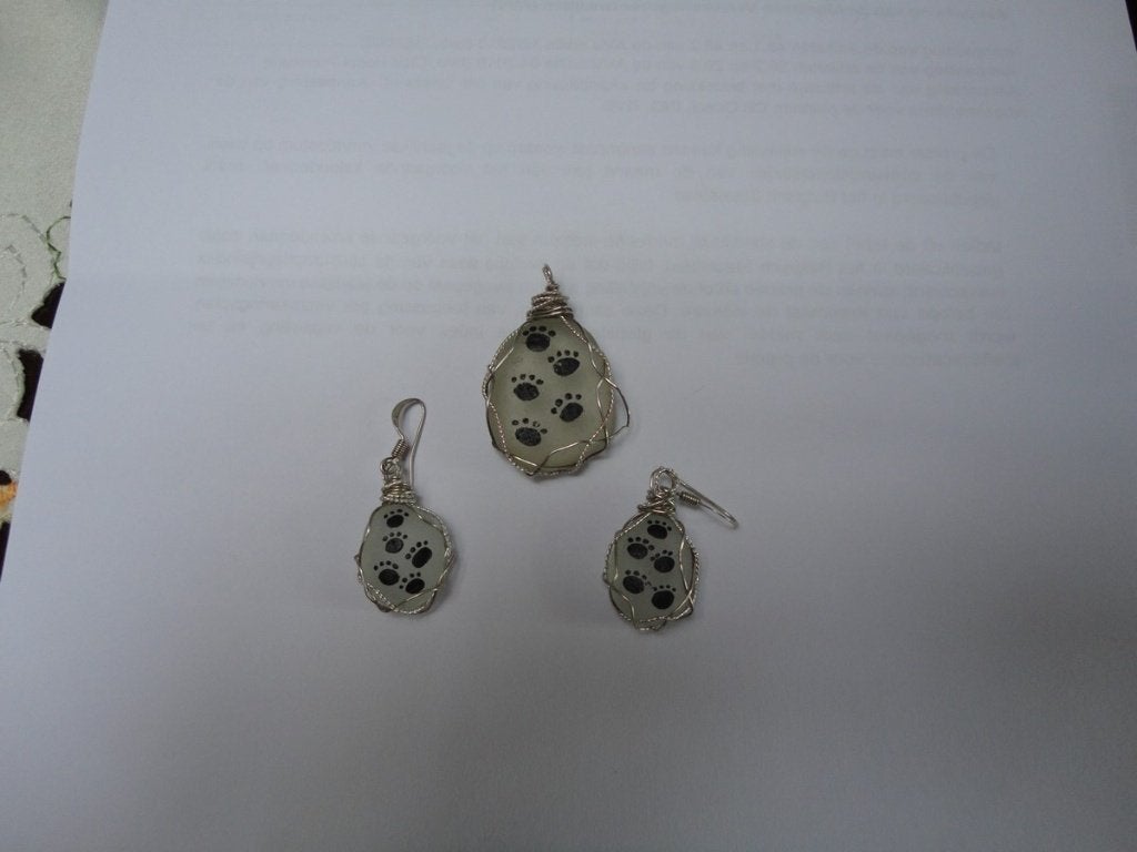 Set oorringen plus hanger, kattenpootjes, nieuw, Ophalen of Verzenden, Nieuw