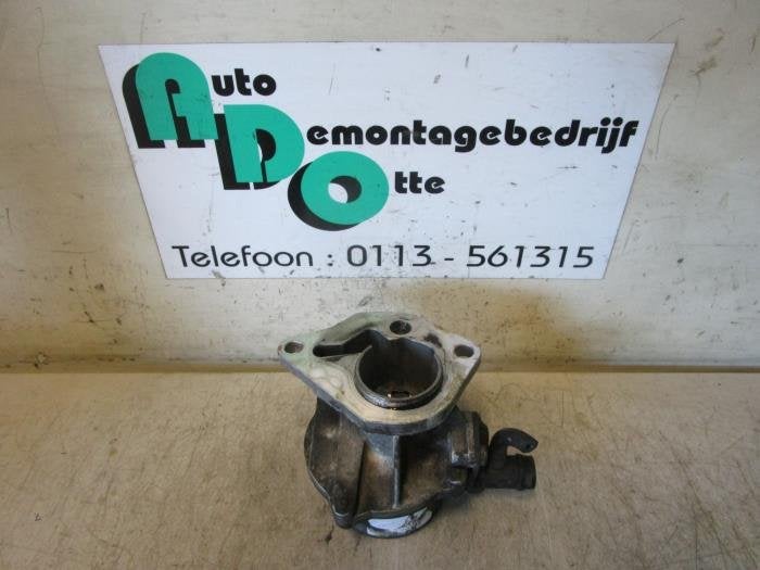 Pompe à vide (diesel) d'un Opel Vivaro (Vivaro 01-), Autos : Pièces & Accessoires, Moteurs & Accessoires, Opel, Utilisé, 3 mois de garantie